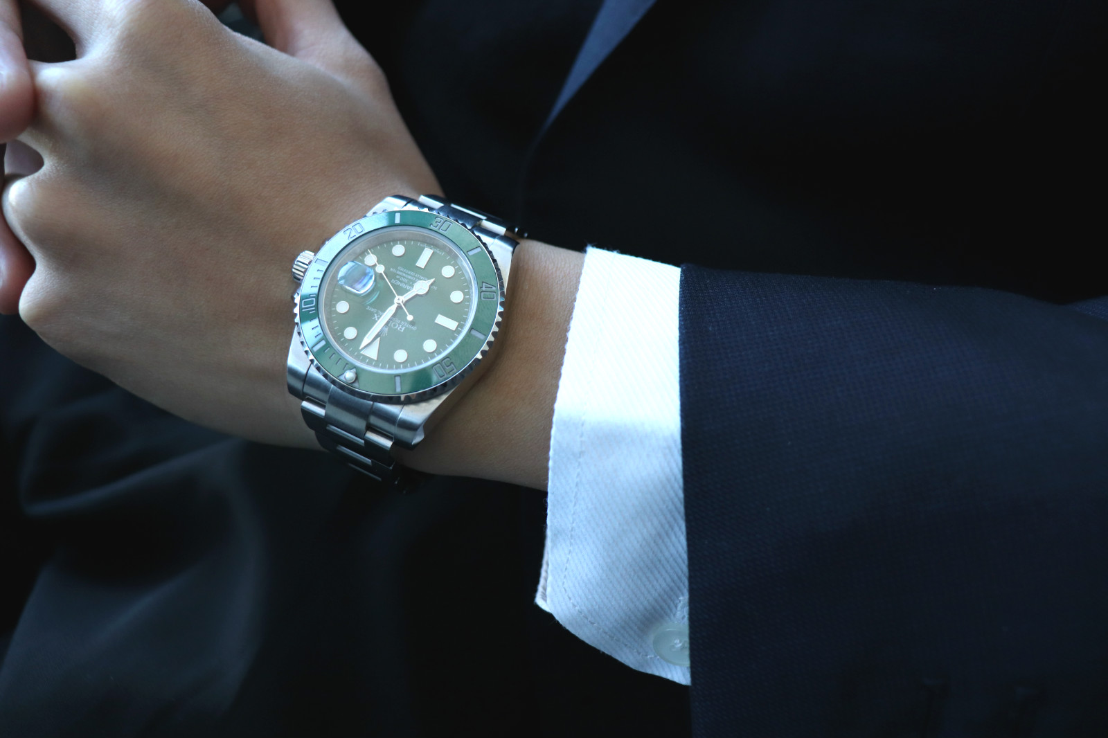 小米西装又火了？意大利面料AI定制售1989网友：神操作