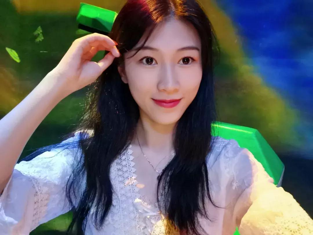 暗光环境拍人像技巧,黑夜拍照技巧白墙