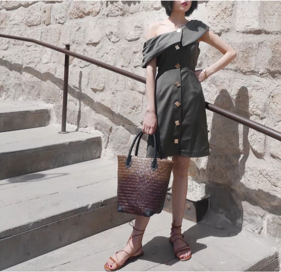 小个子穿什么不压身高,小个子身高150微胖的冬天穿搭