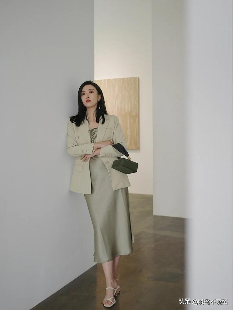 一件连衣裙就能解决你的穿搭难题,女人不管多大请牢记9条忠告