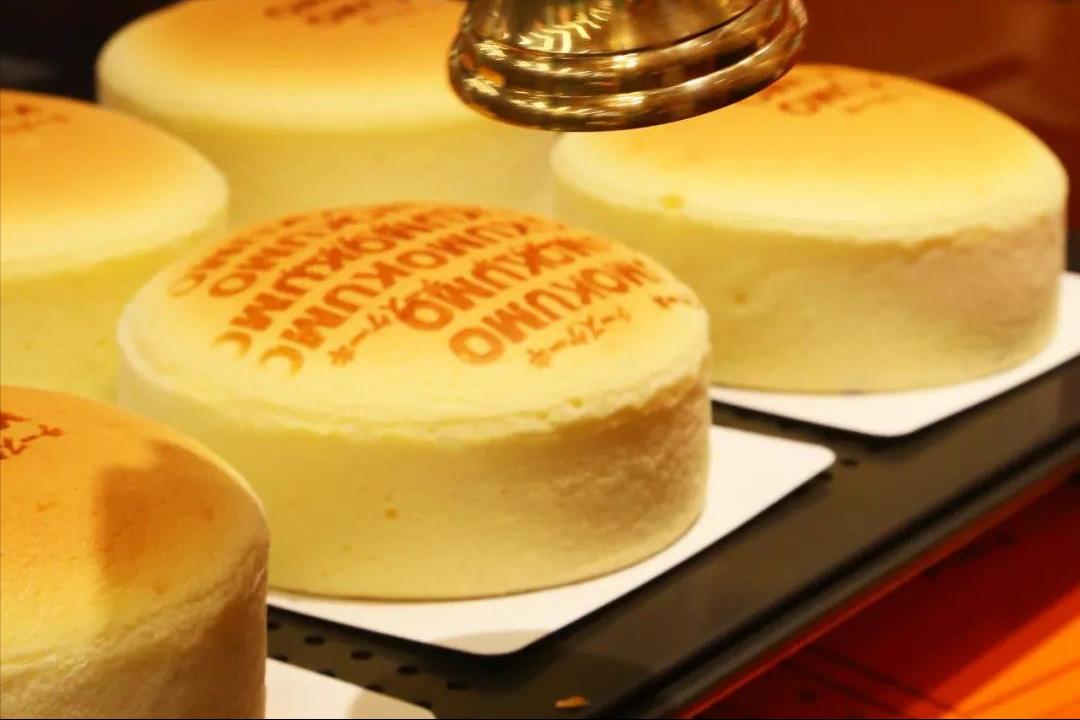 南京网红蛋糕找人排队,江苏南京某网红蛋糕店