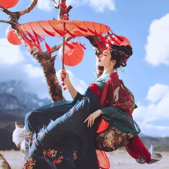 不染世俗的古风女头真人,有意境古风女头真人版