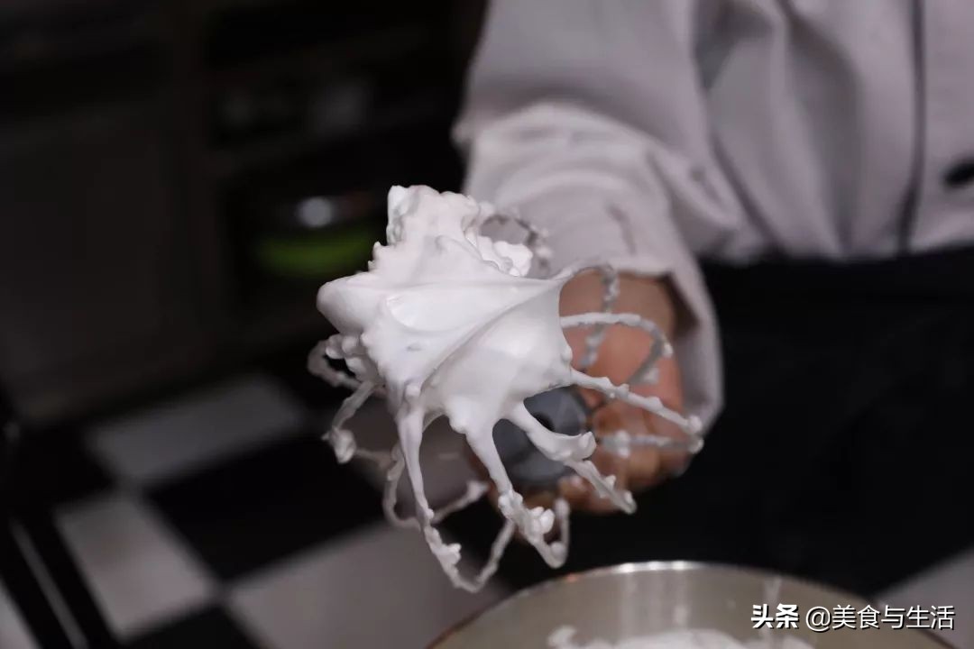 竟然比马卡龙还好吃？日本爆款小点心朗姆葡萄夹心饼干，超全配方