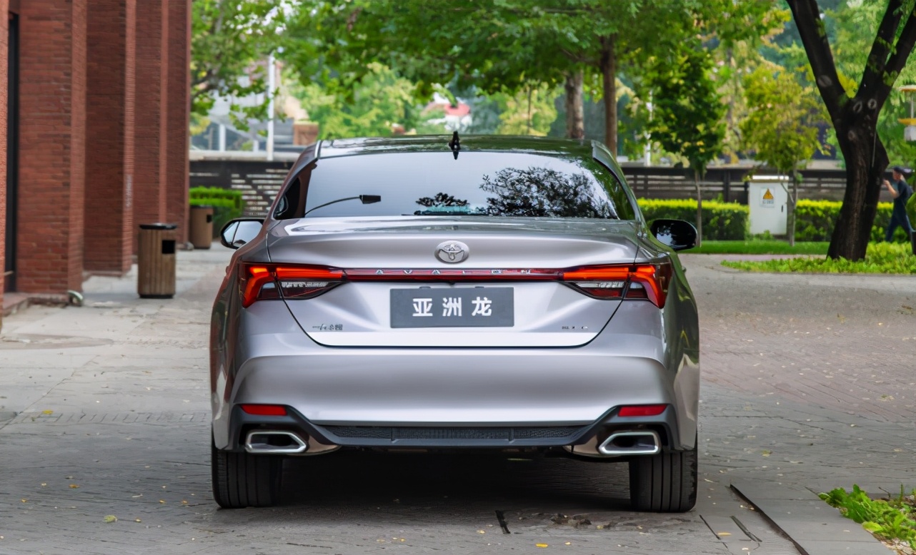 吉利汽车提前3年全系焕新国六b,2023年最火的国产轿车