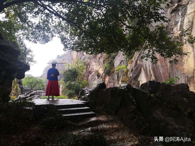 勿谓湖小，天在其中：绍兴东湖