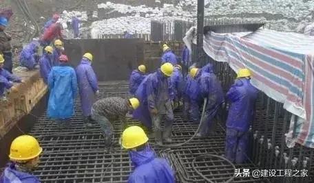 打混凝土时突下暴雨怎么办,混凝土过了12小时下大雨有问题吗