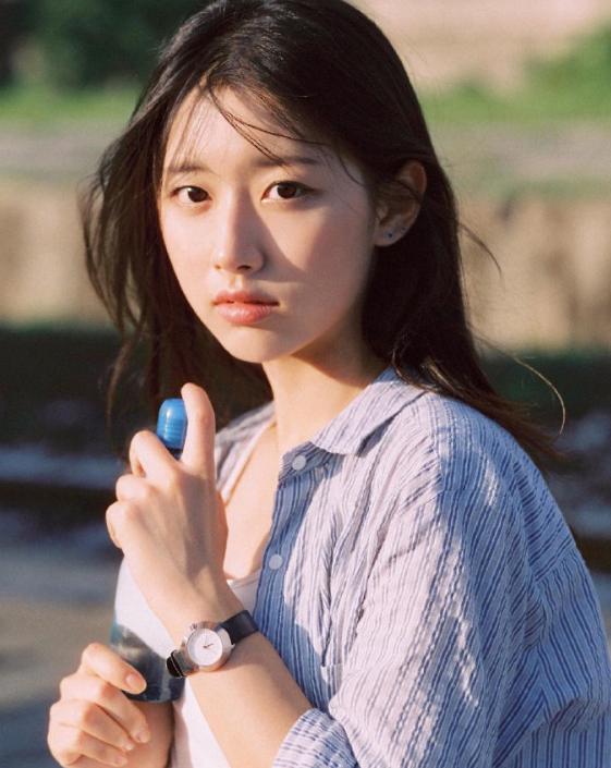 INS上活捉一名氧气少女，脸蛋精致衣品也是一级棒，看一眼就心动