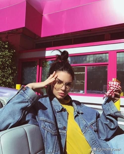 有钱任性！KendallJenner免费豪送LV包和万元美金现金