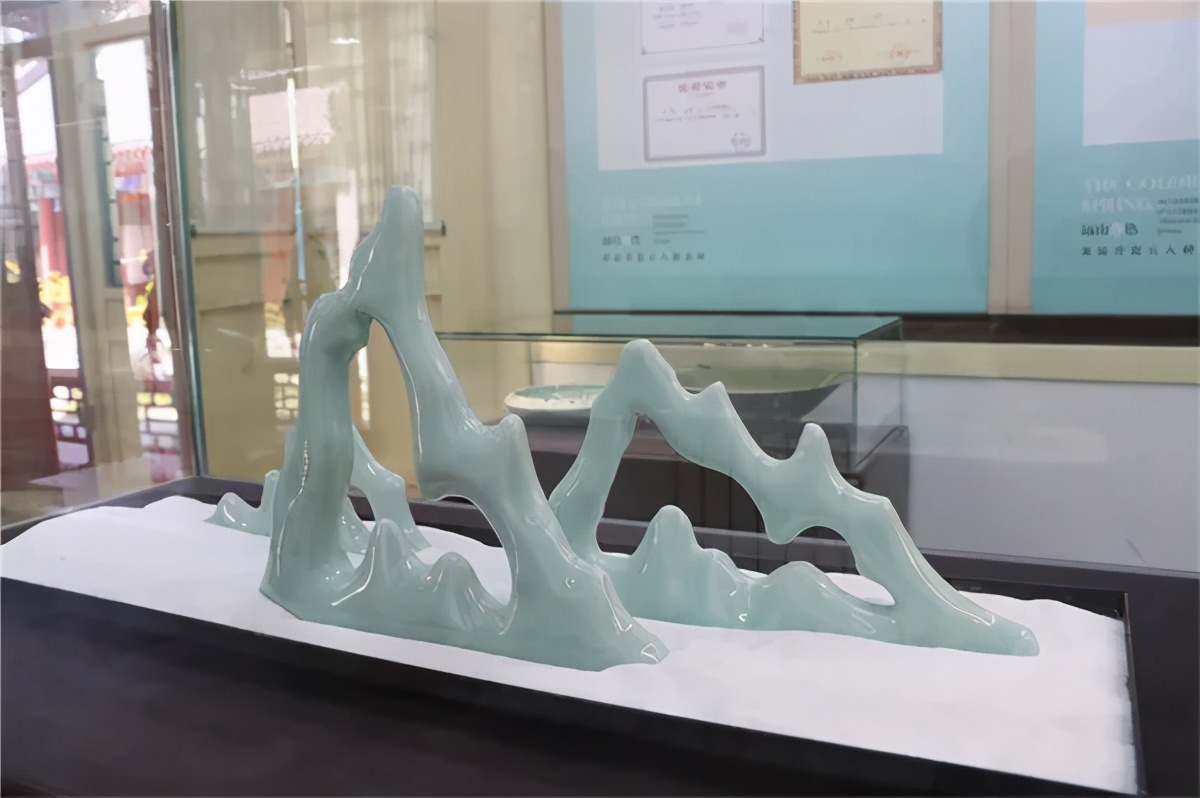 远山春色,龙泉青瓷艺术巴黎展