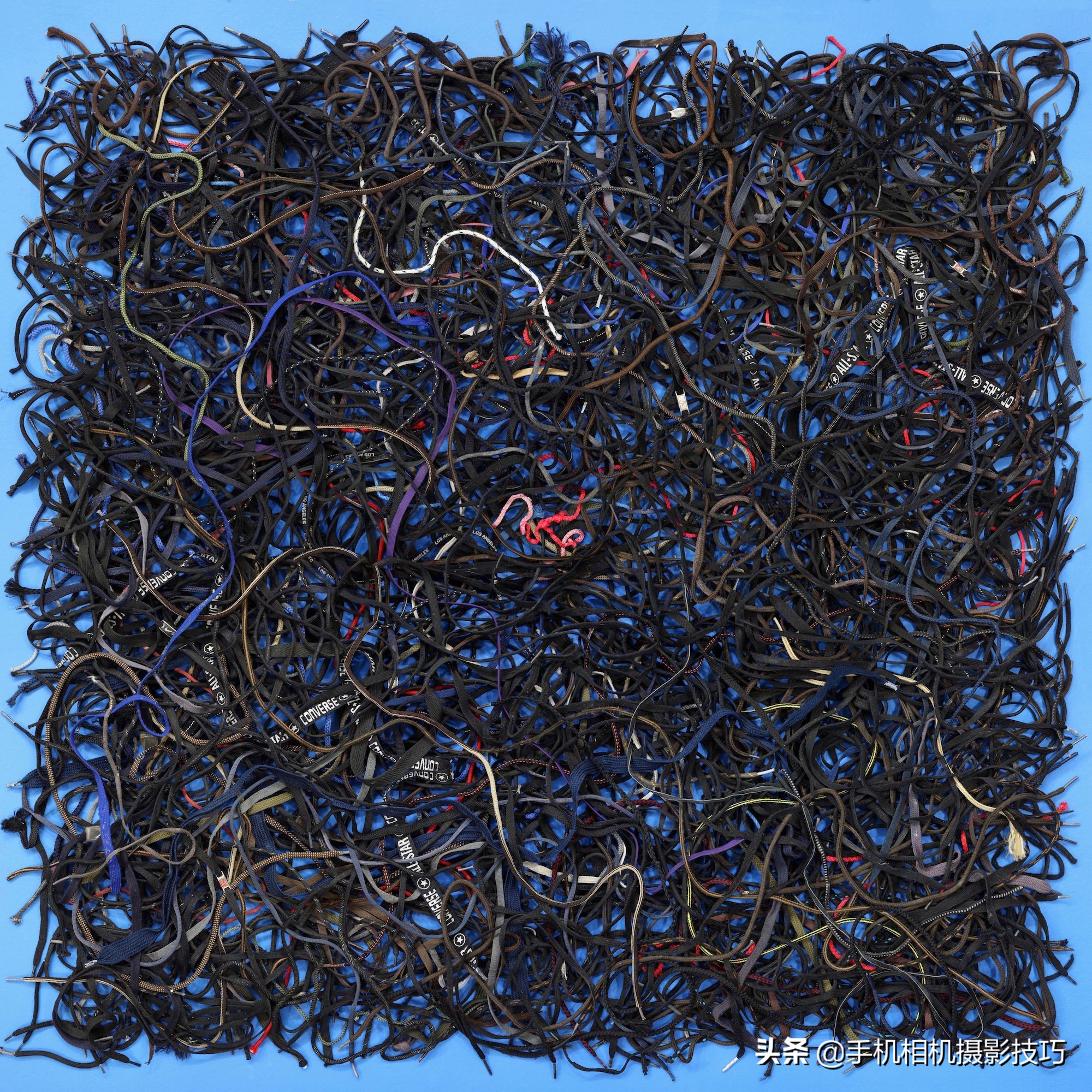 摄影师拍摄那些被美国政府没收的非法移民随身物品