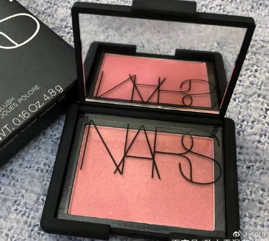 学生化淡妆推荐化妆品,自学化淡妆的化妆品