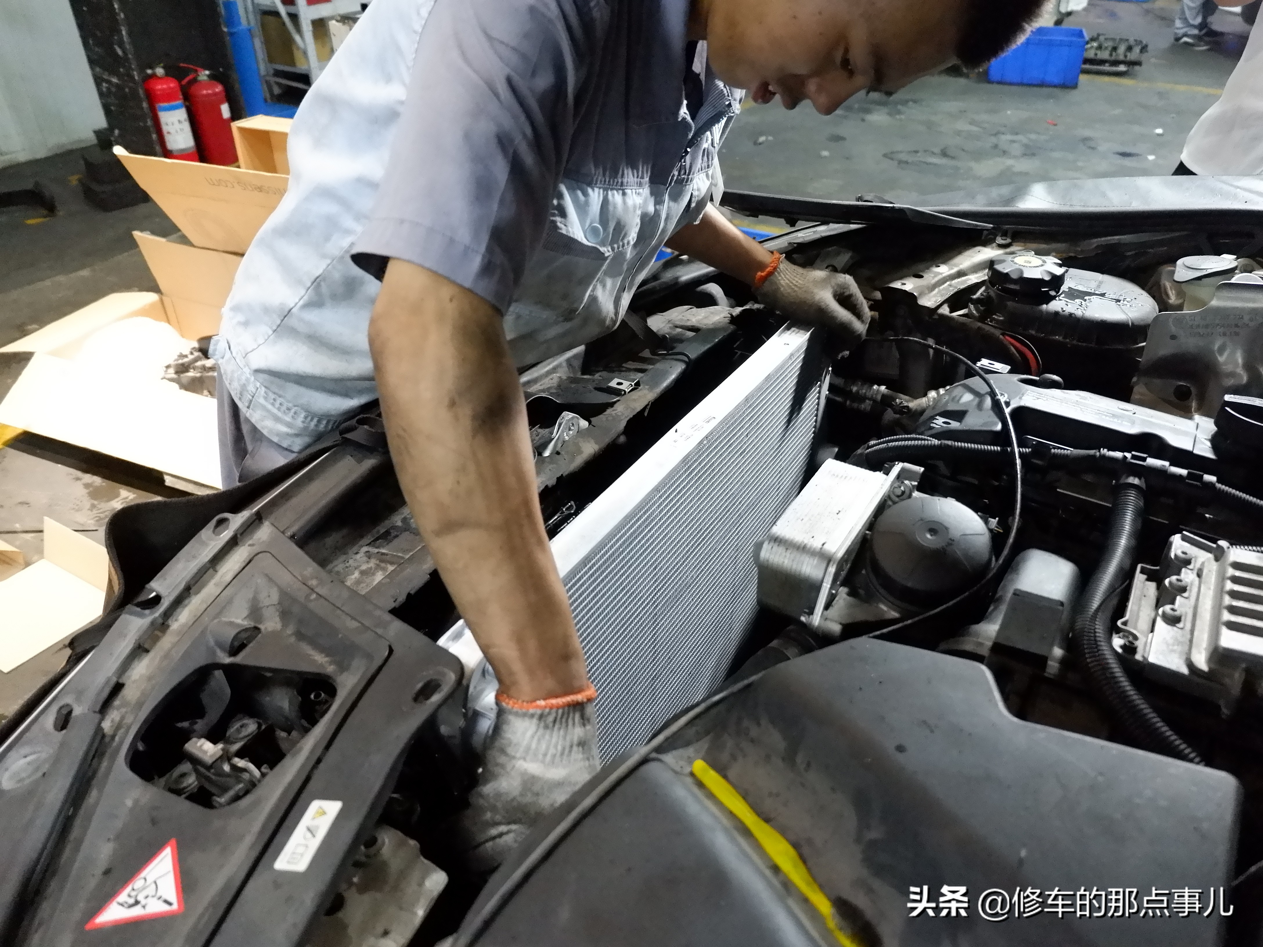 宝马换防冻液小水箱,宝马换防冻液要不要加水