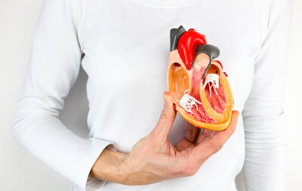 老人心衰胸闷气短最佳缓解方法,老年人晚上睡觉胸闷会是焦虑症吗