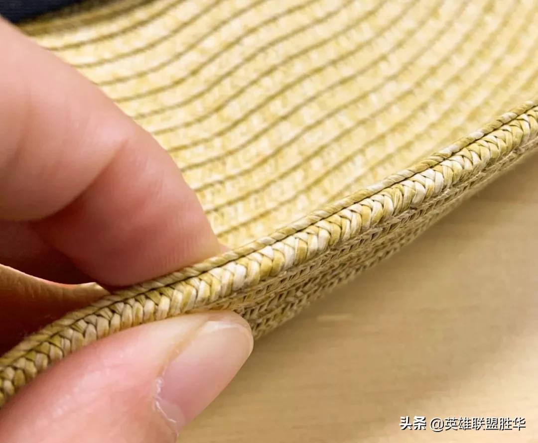 再说一次：女人一旦40，出门戴帽子，瞧下图，40像20，谁戴谁美