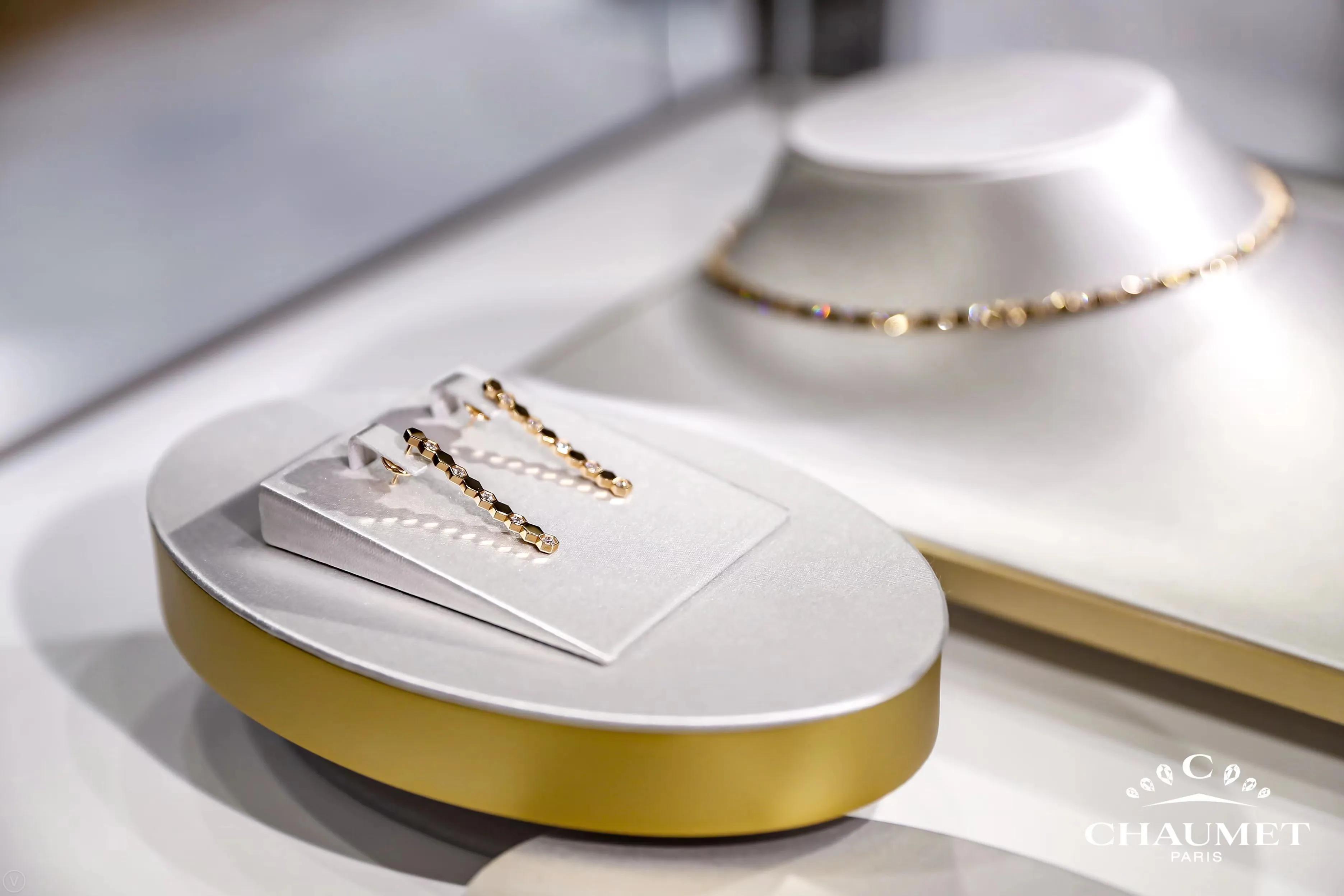 从“小而美”的传奇到“高能见度”的高级珠宝艺术世家CHAUMET尚美巴黎参与2021中国国际进口博览会(CIIE)