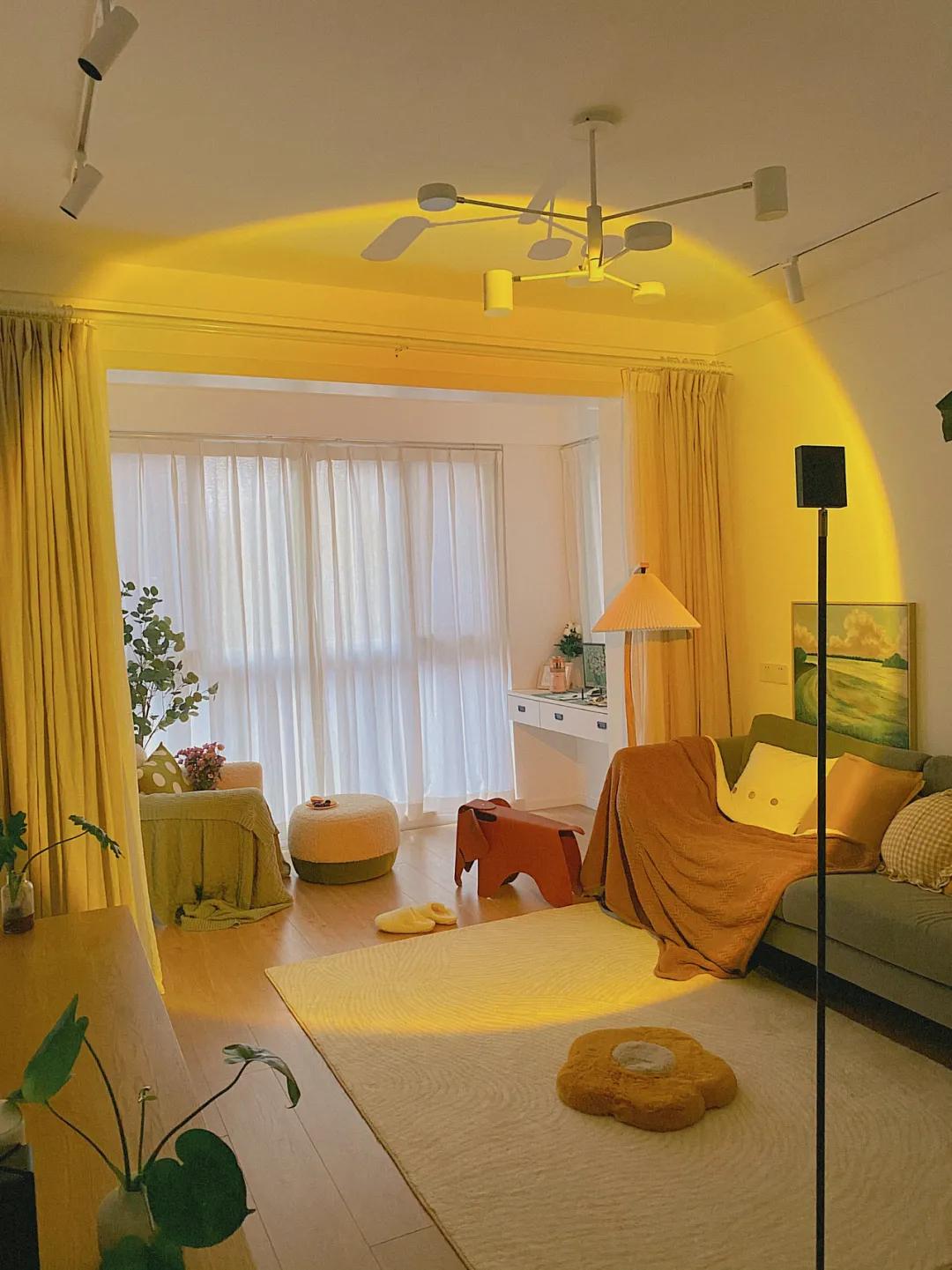 又一独居女孩爆红！买下60m²二手房，仅花4.5W装成全能“大胃王”