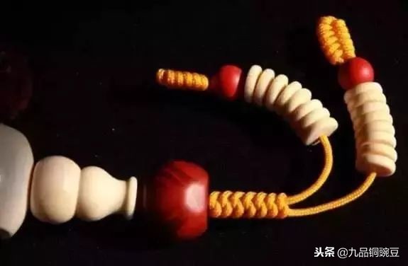 串珠子单绳打结方法慢动作,108颗珠串怎么穿绳打结