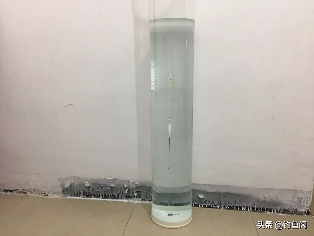 新手带钩调漂最简单方法,新手钓鲤鱼的最佳调漂方法