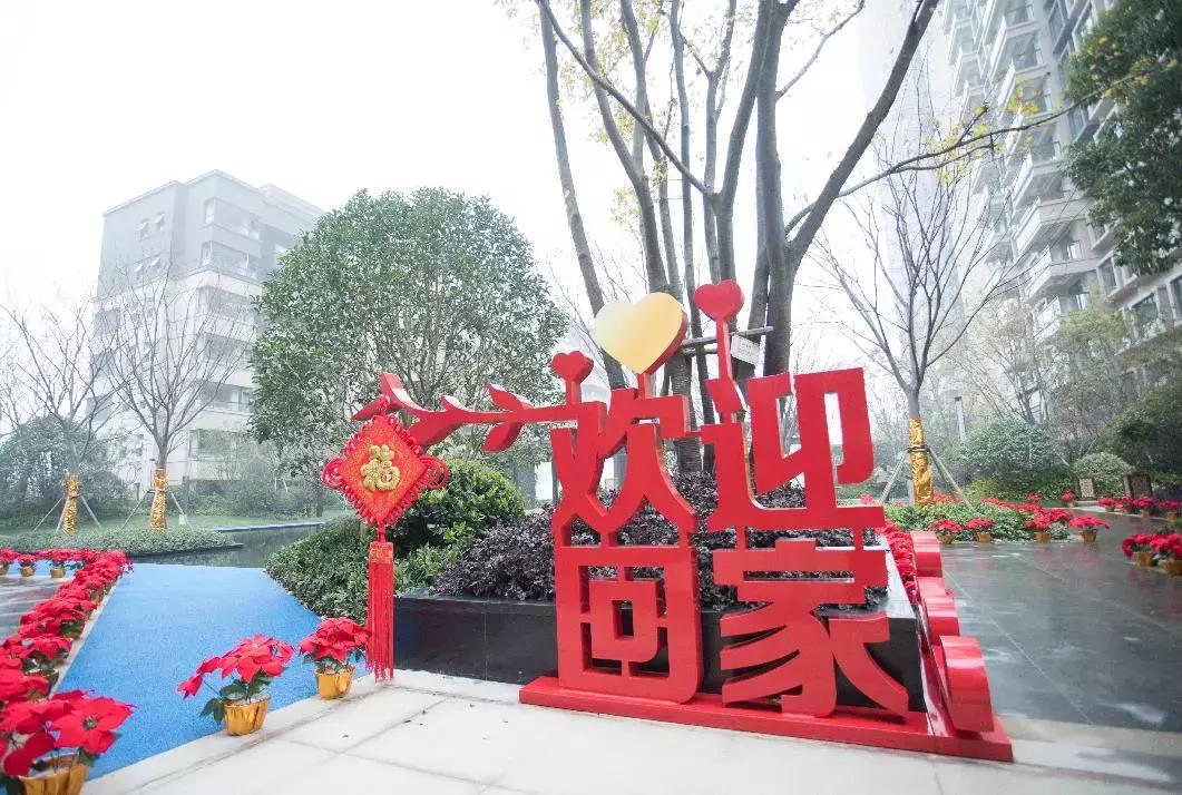 10盘迎来交付大考，实景谍照流出！这品质…