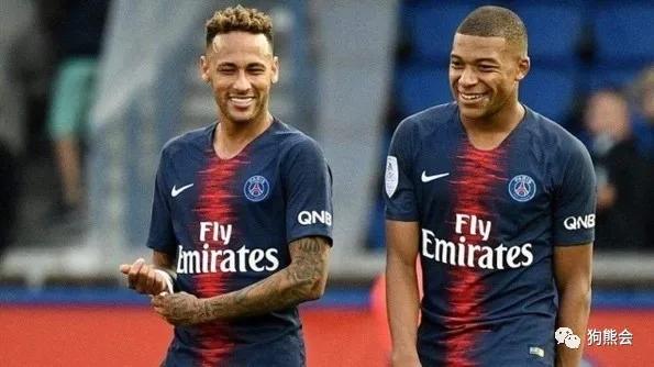 足球身价最高的足球运动员,足球天价转会费