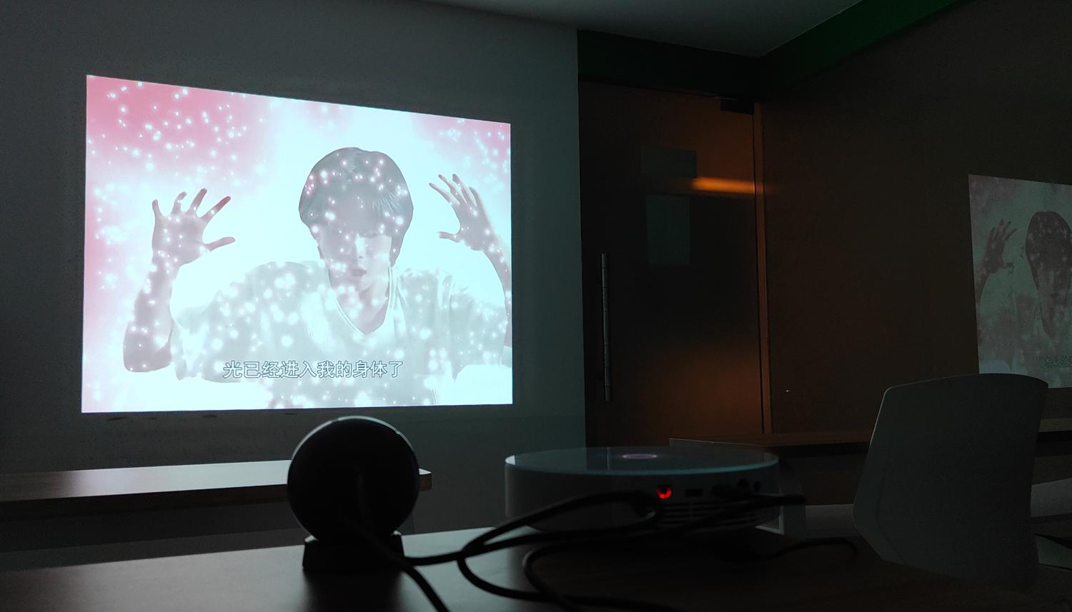 让Switch无线投屏?游戏零延迟的绿联星云瞭望者4K无线投屏器