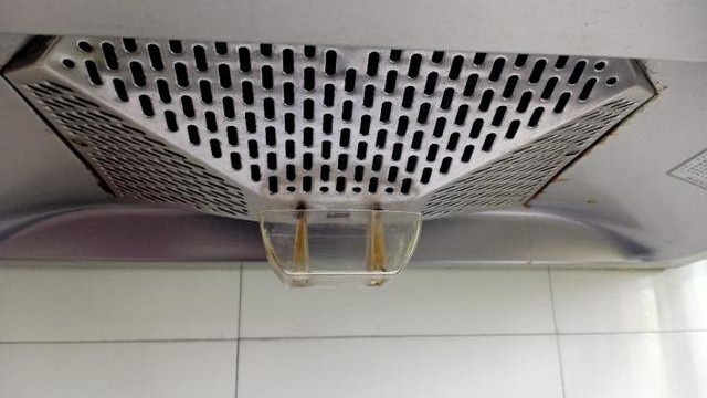 亲!来、一起给咱们的油烟机洗个澡吧!不用花钱哦