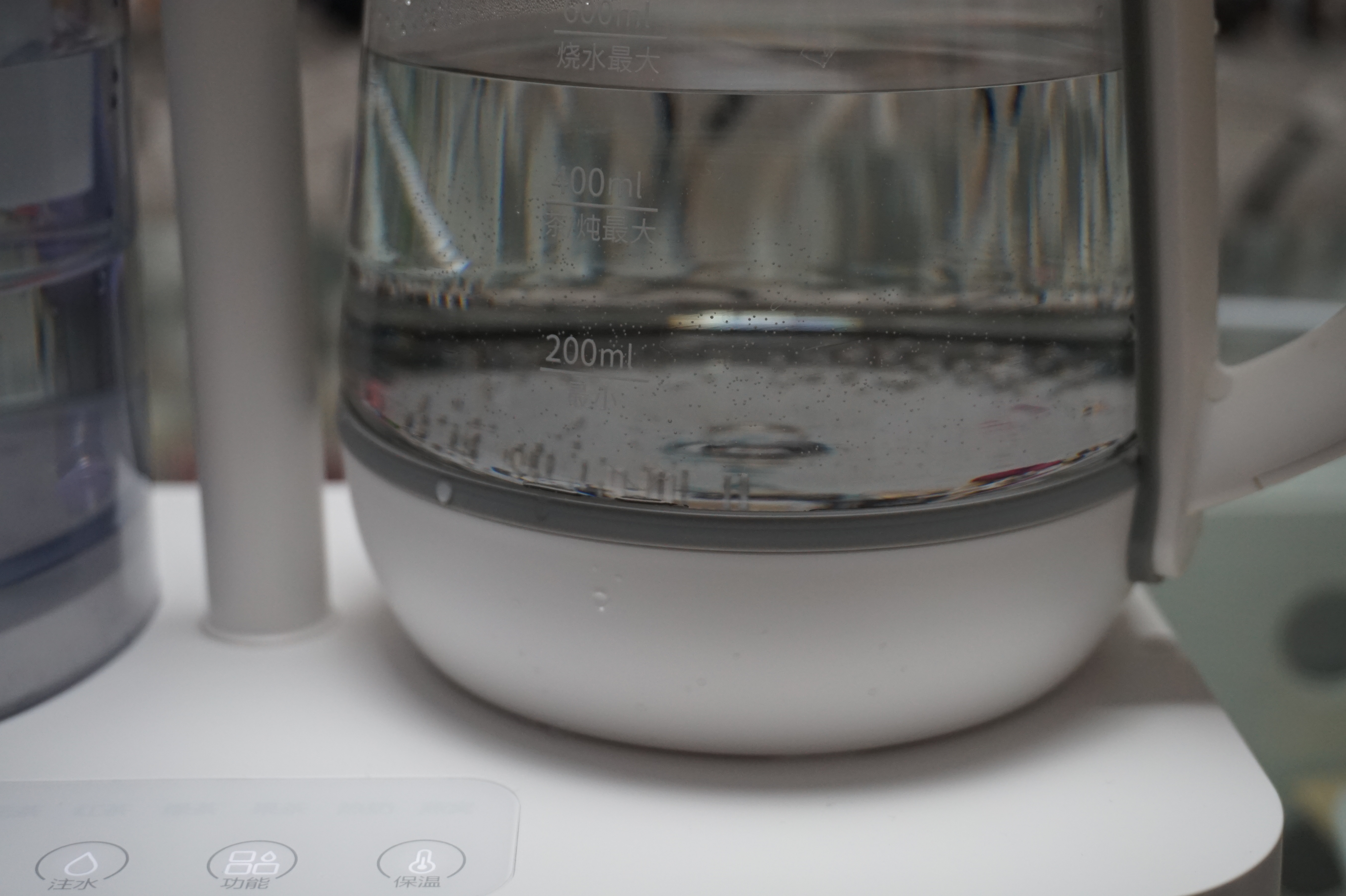 桶装水不干净，纯净水价格高，自带净化的莱卡养生壶了解一下？