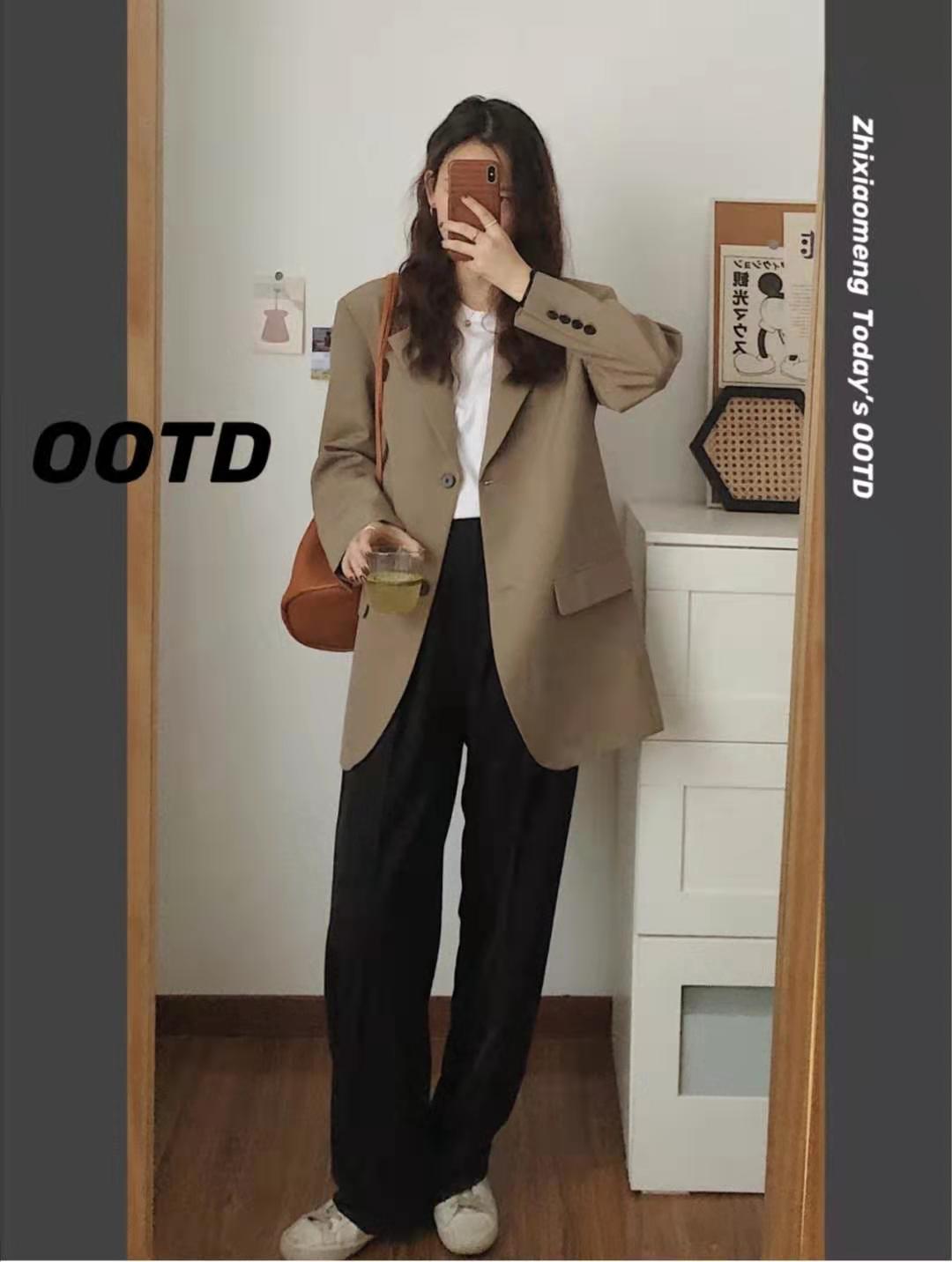 卡其色风衣怎么搭配衣服,卡其色衣服搭配什么毛衣