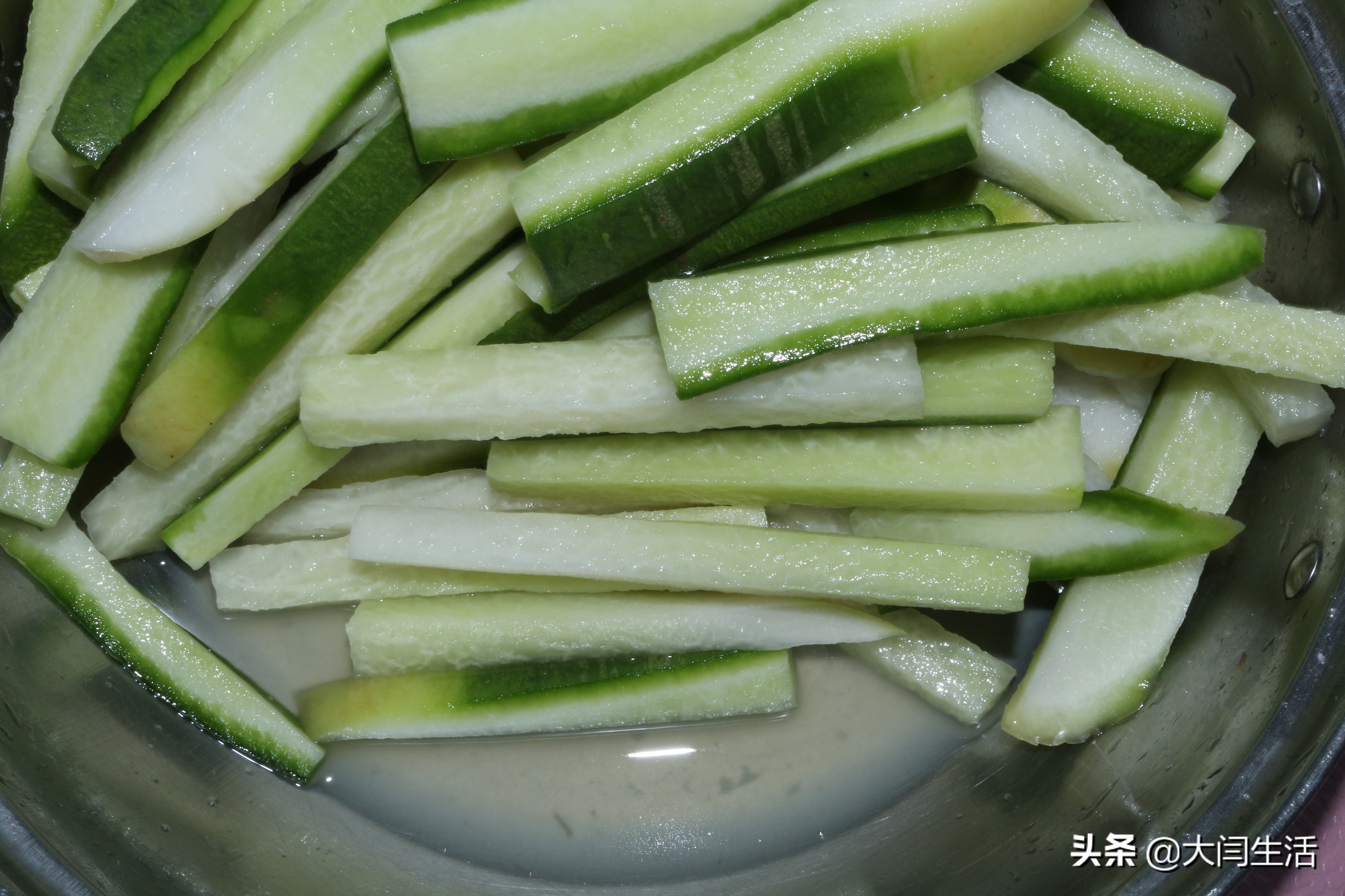 一家三口腌萝卜的做法甜酸脆,酸甜萝卜小菜的腌制方法