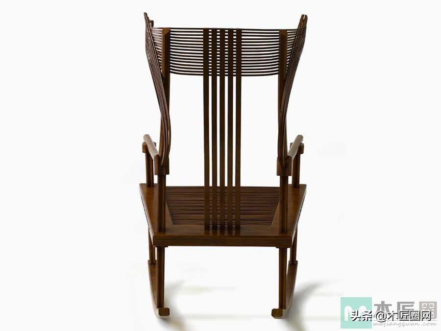 竹子编织的竹椅,用竹子制作的小竹椅