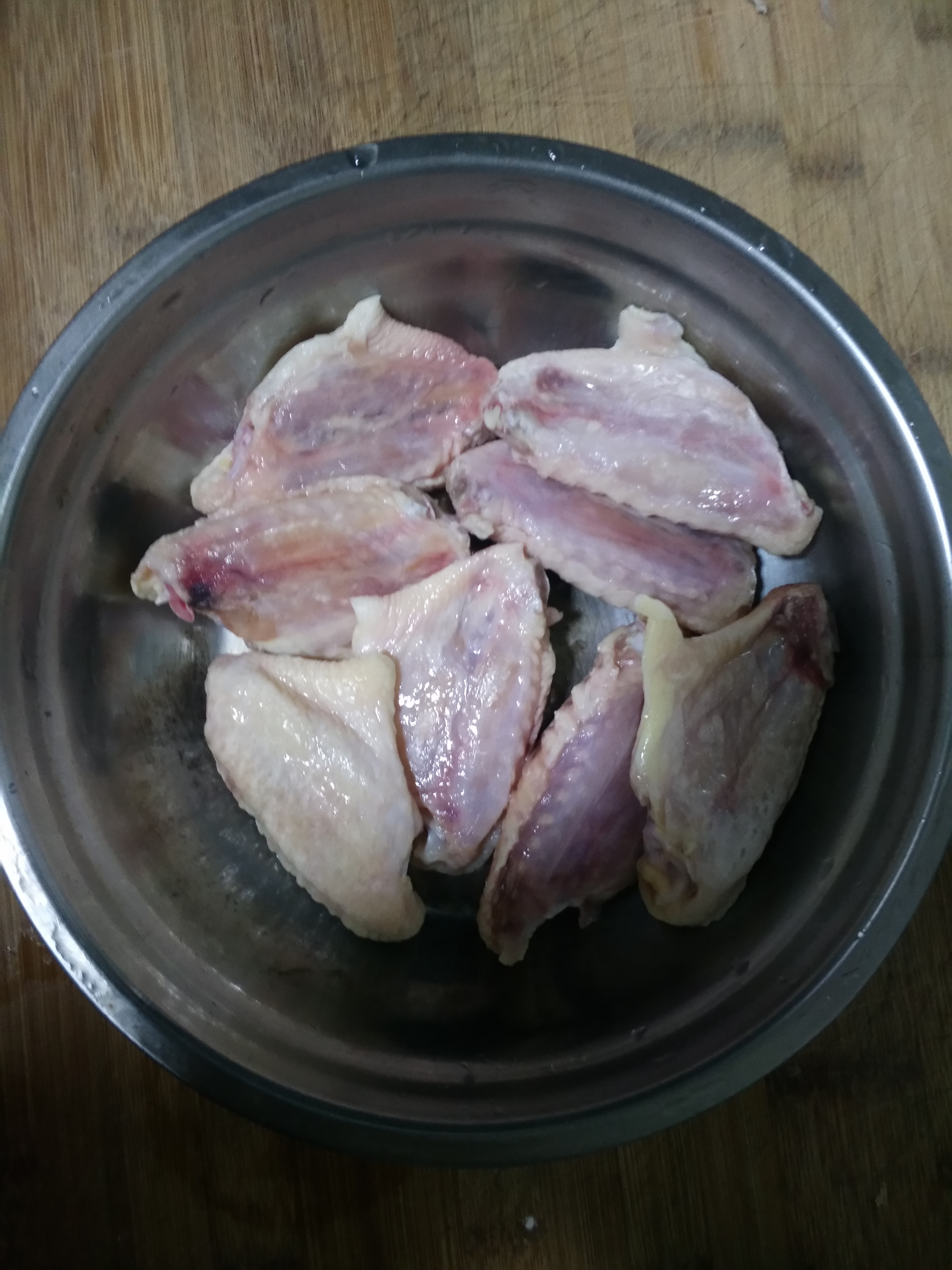 烤箱烧烤鸡翅怎么烤得外焦里嫩,在家用烤箱烤正宗鸡翅