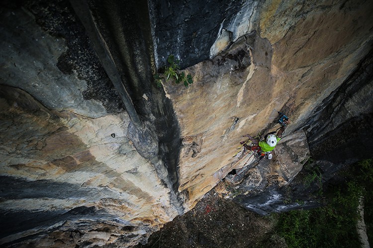 南宁马山自然岩壁攀岩,攀岩自然岩壁系列赛马山