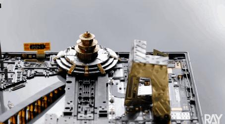 把小米铁蛋爆改成钢铁加鲁鲁的大佬,还曾把手机改造成北京城