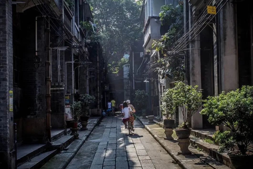 粤语中的“AAB”叠词，你认识哪一些？