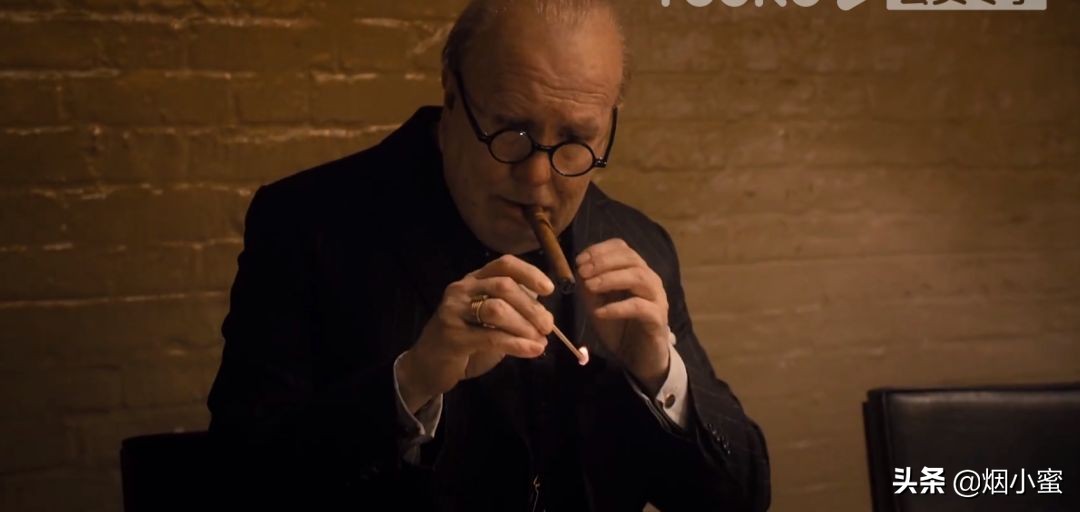 丘吉尔至暗时刻绝不撤退,丘吉尔至暗时刻转折点