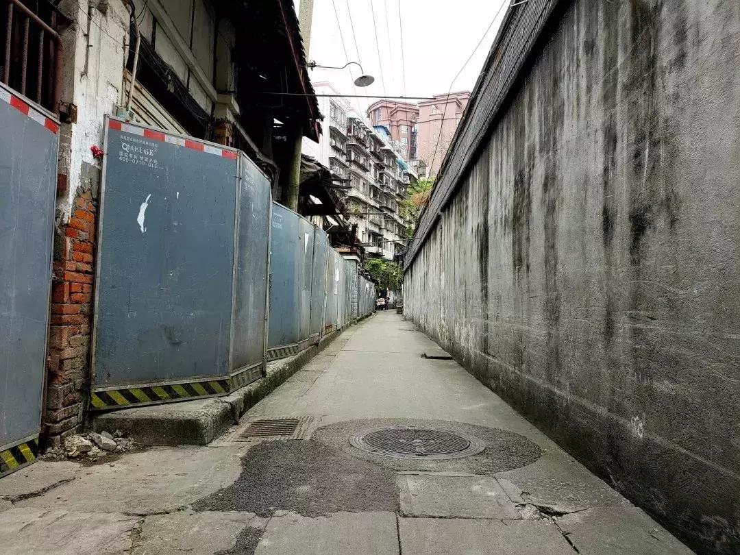 逮个成都人问成都在哪儿，没人回答得起