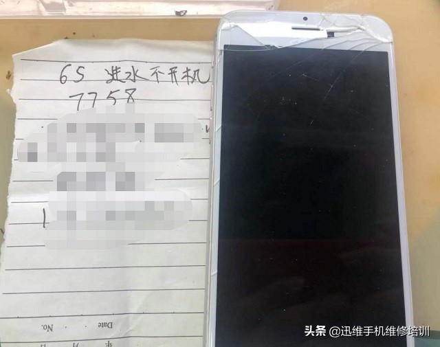 iphone手机进水黑屏的恢复方法,苹果手机进水突然间黑屏怎么开机