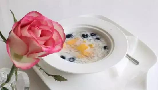 吃燕窝对女人真的好吗,男人喝燕窝好还是女人喝燕窝好