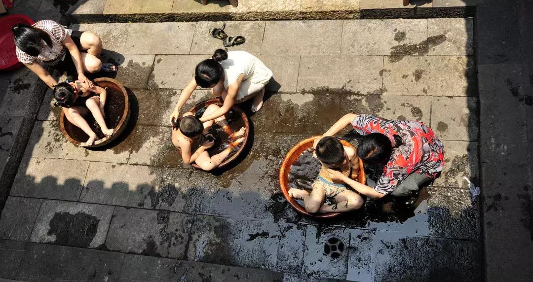 袜子裤头可以一起机洗吗,袜子裤子能一起洗吗