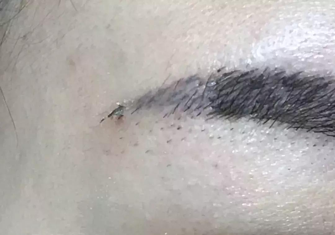 线条眉后期一些问题,如何快而好做线条眉