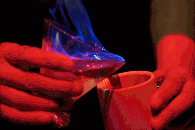 火遍成都的贰麻酒馆,成都贰麻酒馆为什么那么火