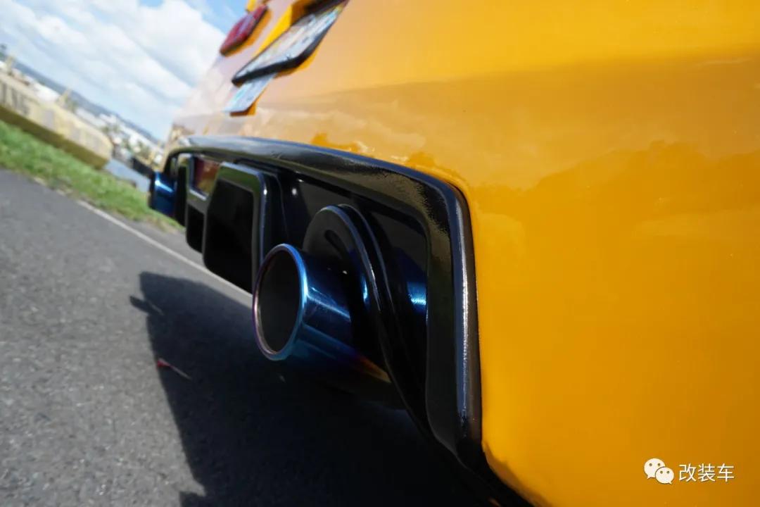 中置四驱五速手动的双门超跑,今晚我在秋名山等你