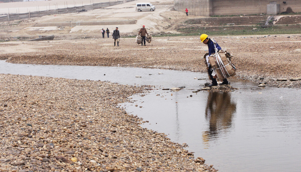 地球连续几年不下雨会怎样,如果地球连续下十年的雨会怎么样