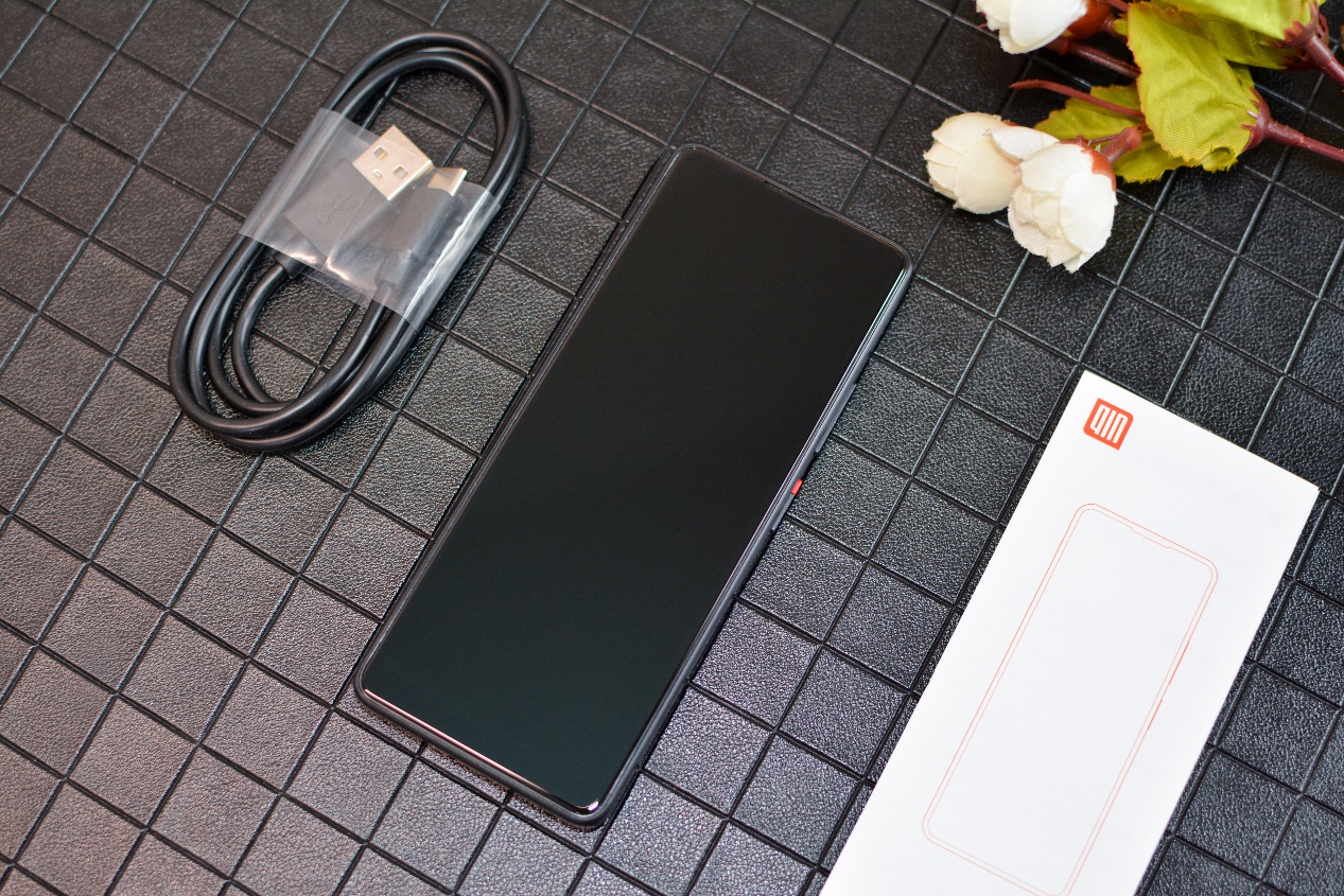 小米生态链全面屏手机,小米新品新机3999元起售