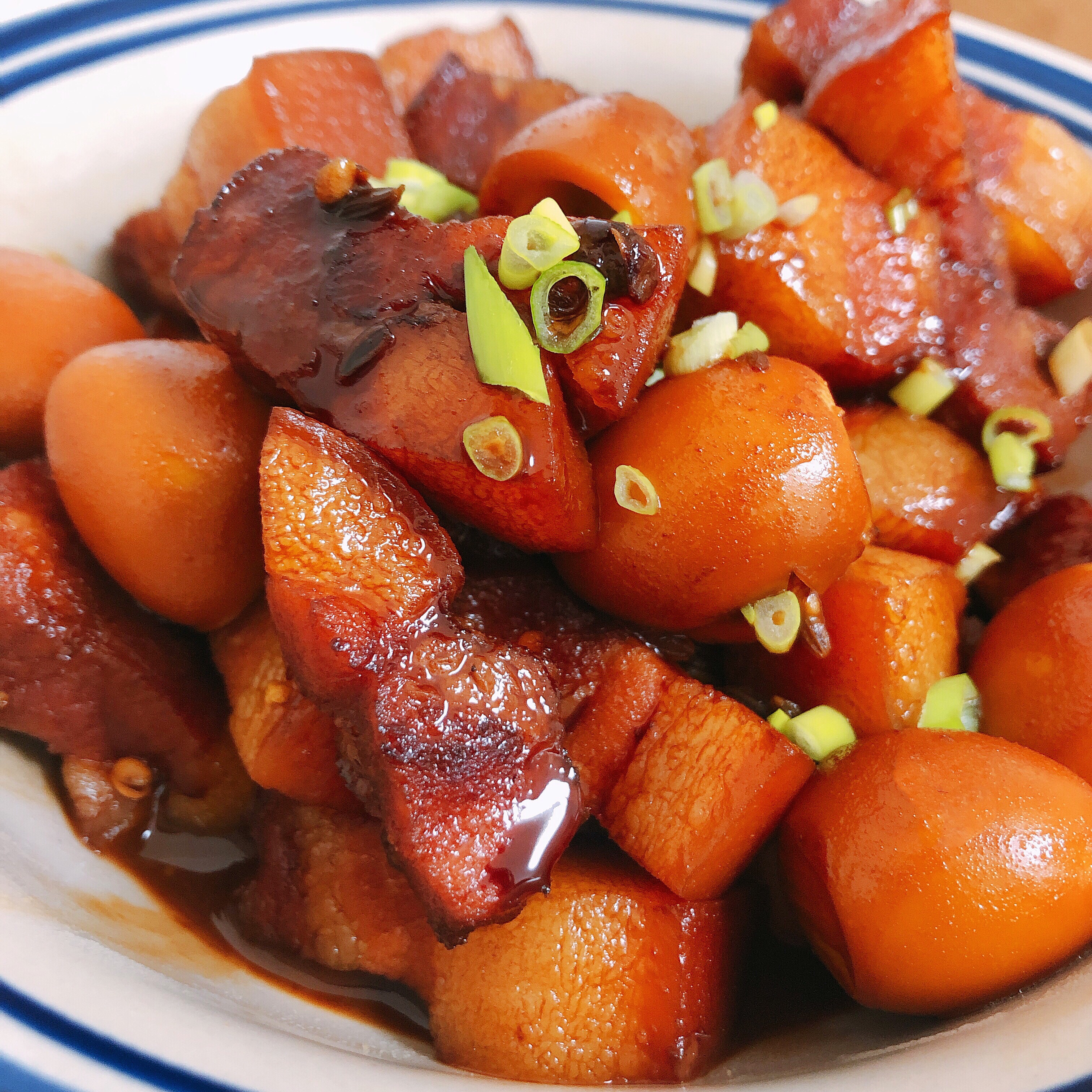 红烧肉加鹌鹑蛋如何做,红烧肉和鹌鹑蛋怎么做好吃