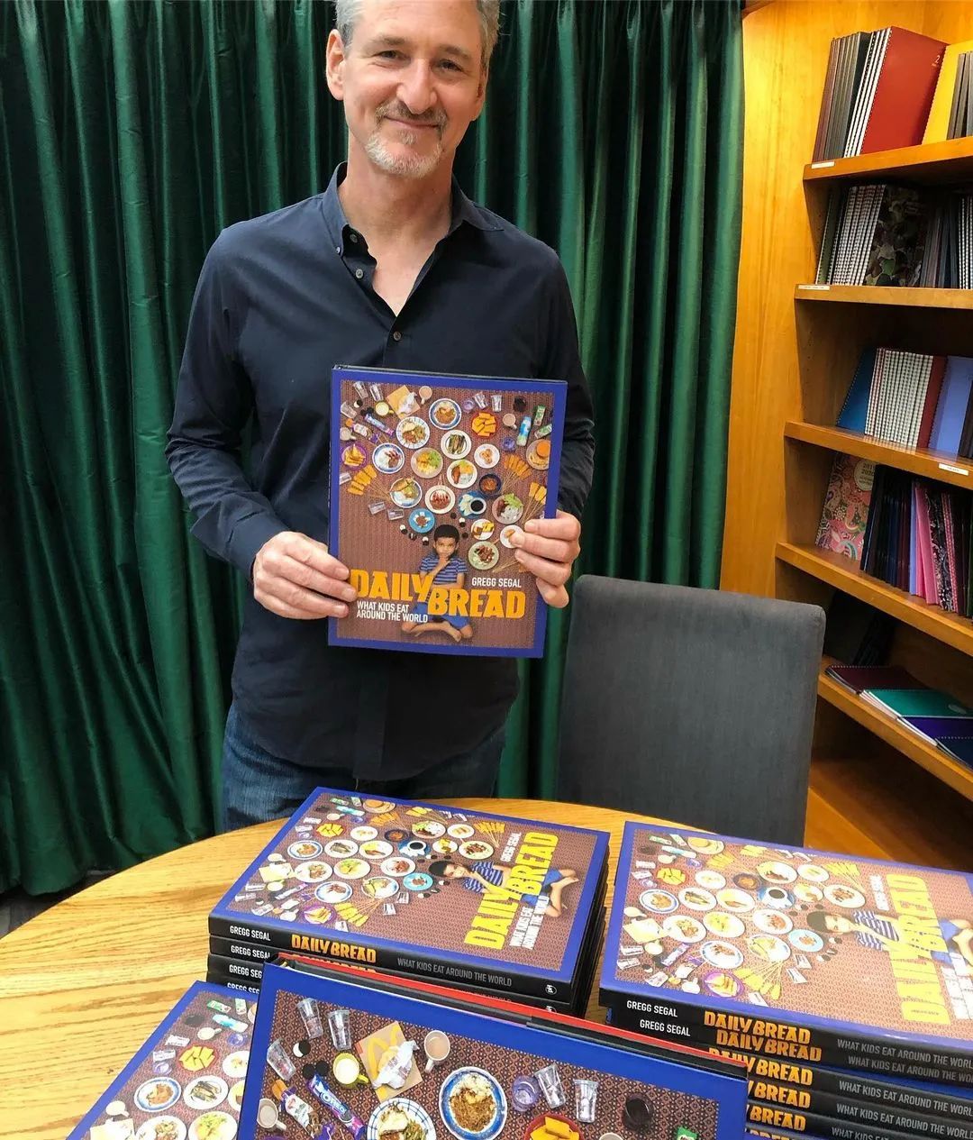 摄影师拍儿童照九岁,摄影师给9岁小孩拍照