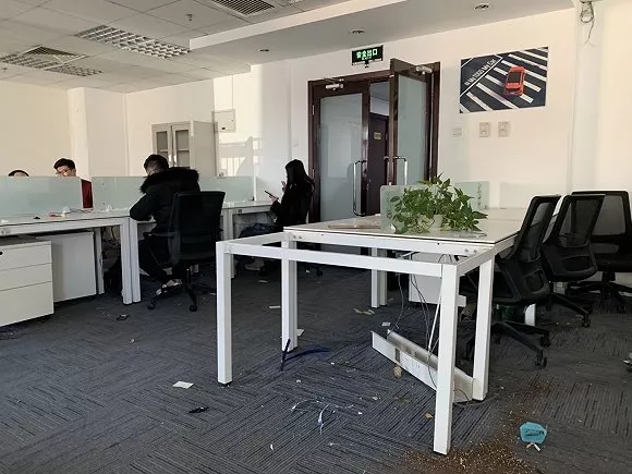 又一共享汽车倒下:网站无法访问,创始人成老赖,押金要退365年