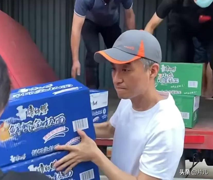 姜昆的弟子周炜事件,姜昆周炜回应小剧场