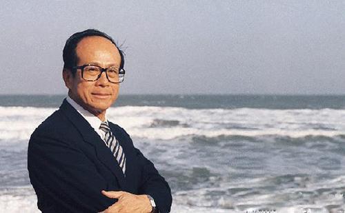 风流富豪40岁负债3.2亿，靠风水师指点，两年翻身成为娱乐圈大佬