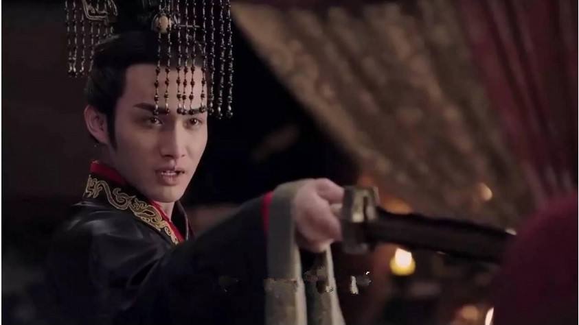 湖北发现一竹简:难怪母后与“太监”出轨、产子,秦始皇仍能原谅